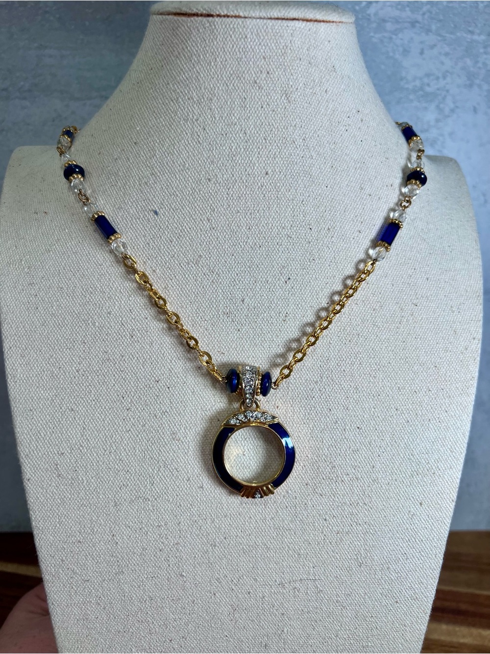 Vintage Style Gold Tone Magnifying Glass Pendant Necklace for Jewelers